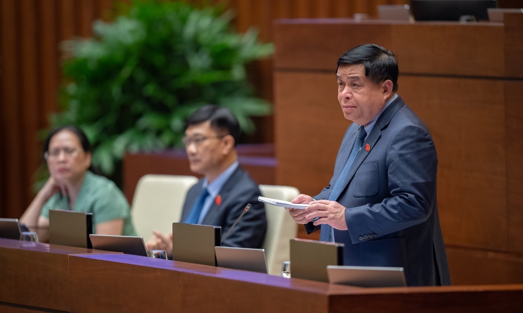 Bộ trưởng Bộ Kế hoạch và Đầu tư cho biết cơ quan soạn thảo sẽ tiếp tục nghiên cứu, rà soát để thiết kế thêm điều khoản ngăn chặn chi phối, thâu tóm hợp tác xã.