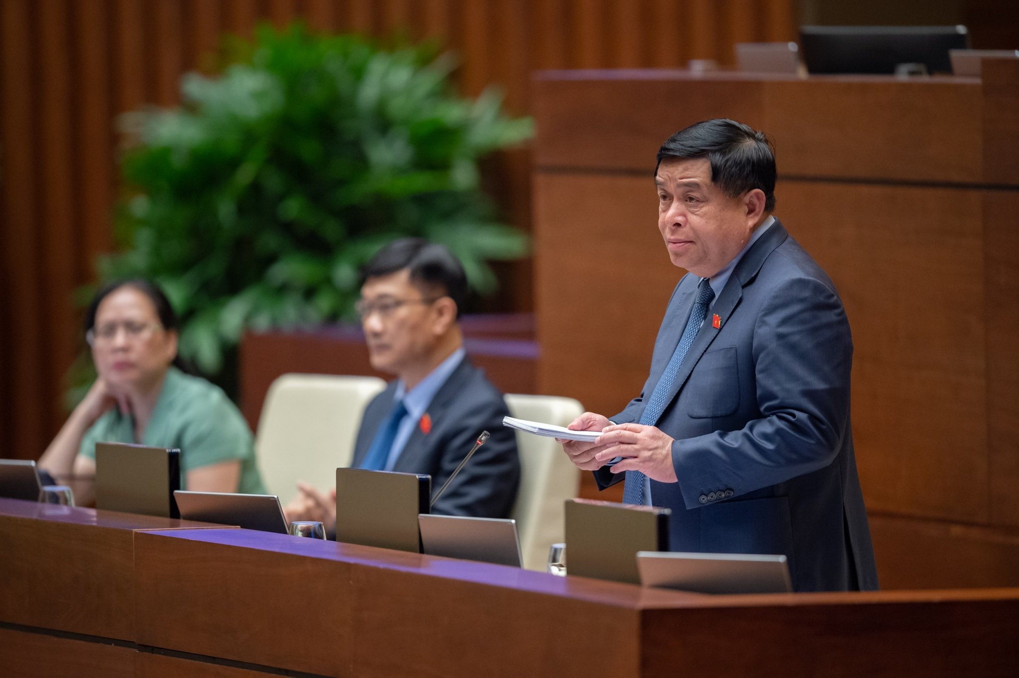 Bộ trưởng Bộ Kế hoạch và Đầu tư cho biết cơ quan soạn thảo sẽ tiếp tục nghiên cứu, rà soát để thiết kế thêm điều khoản ngăn chặn chi phối, thâu tóm hợp tác xã.