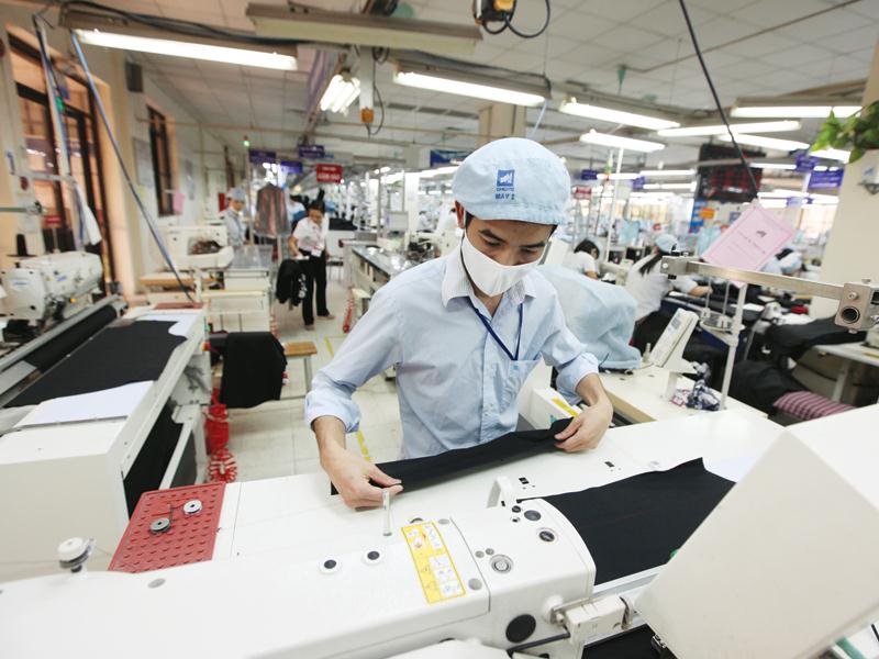Nhiều doanh nghiệp dệt may đã đẩy mạnh ứng dụng công nghệ số trong sản xuất. 