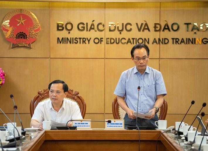 Thứ trưởng Hoàng Minh Sơn phát biểu tại buổi làm việc. Ảnh: Bộ Giáo dục và Đào tạo.