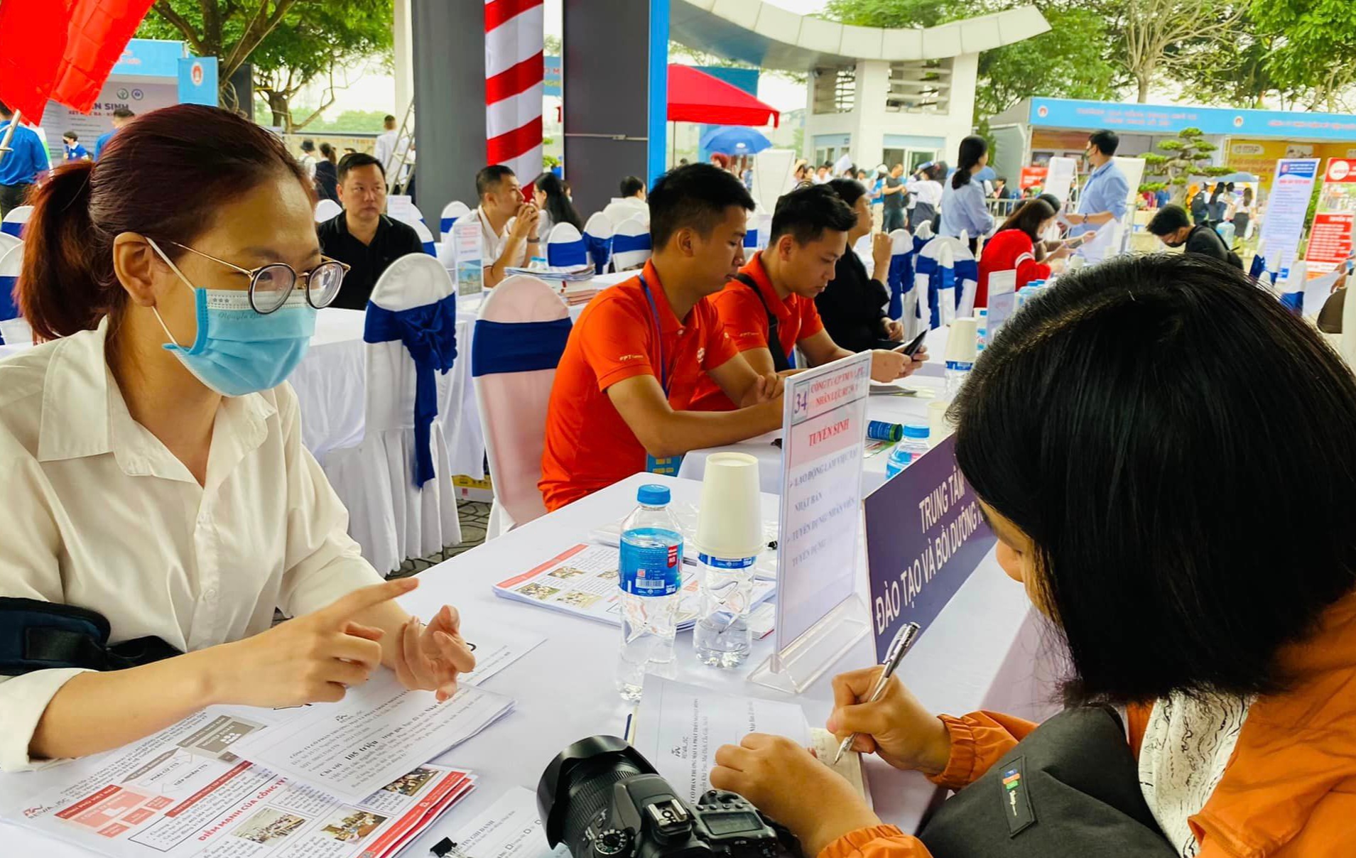 Nhiều doanh nghiệp vẫn có nhu cầu tuyển dụng lao động. 