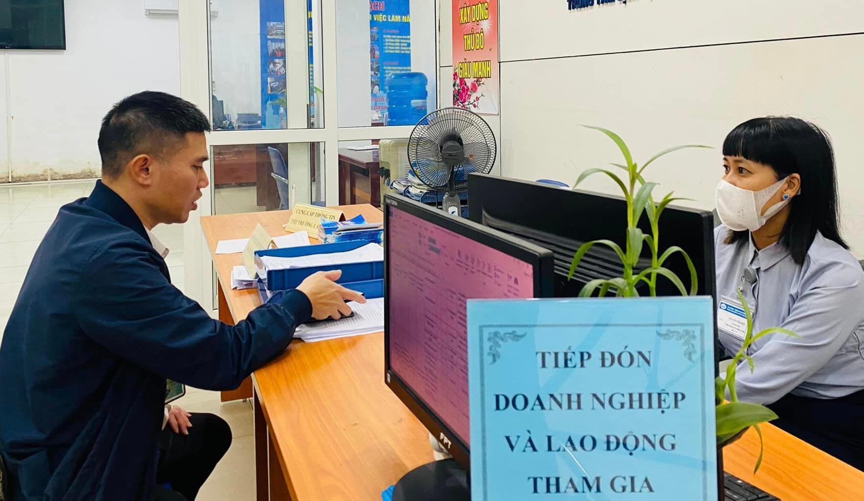 Các phiên giao dịch việc làm thường xuyên được tổ chức song nhiều lao động chưa tìm đến.