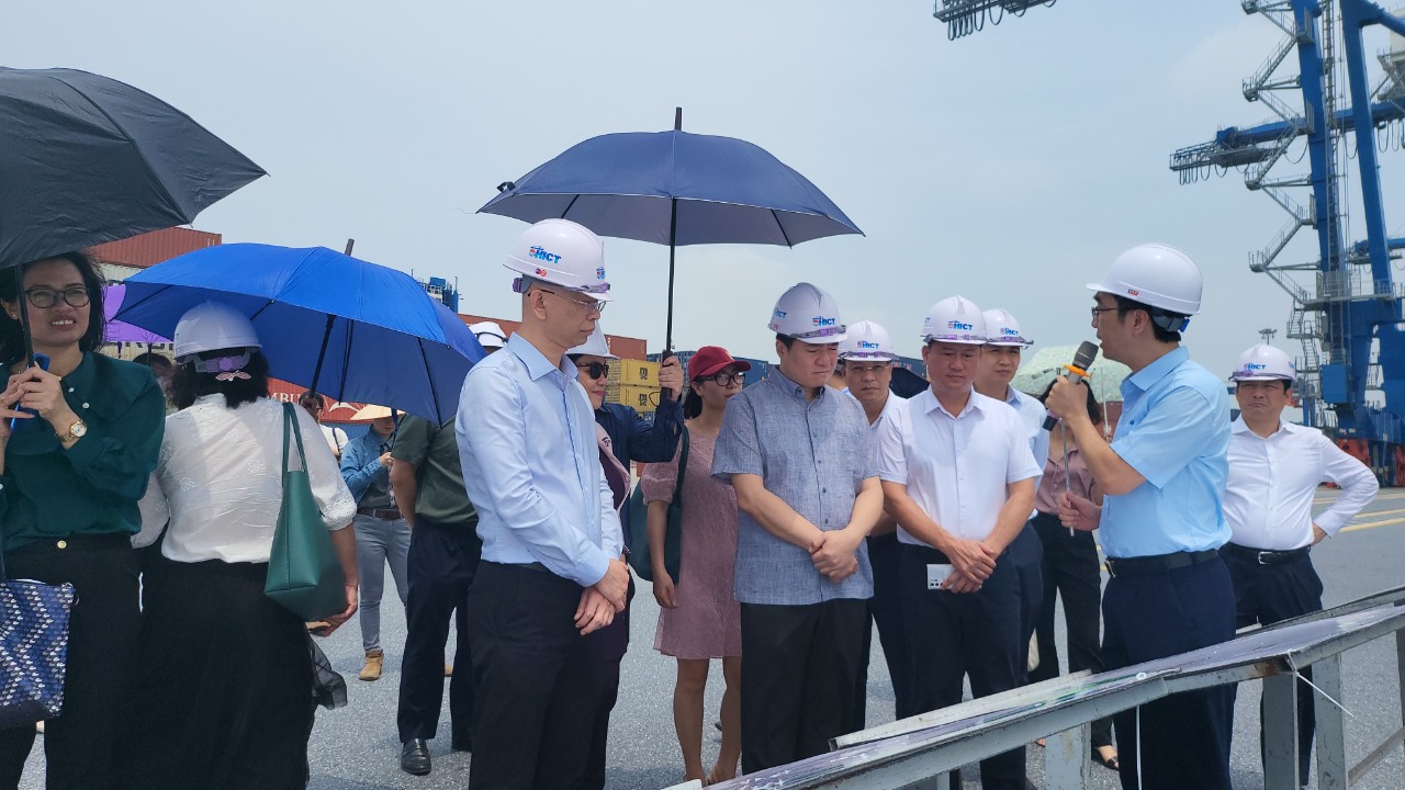 Đoàn công tác Bộ Công thương khảo sát tại cảng Hải Phòng 