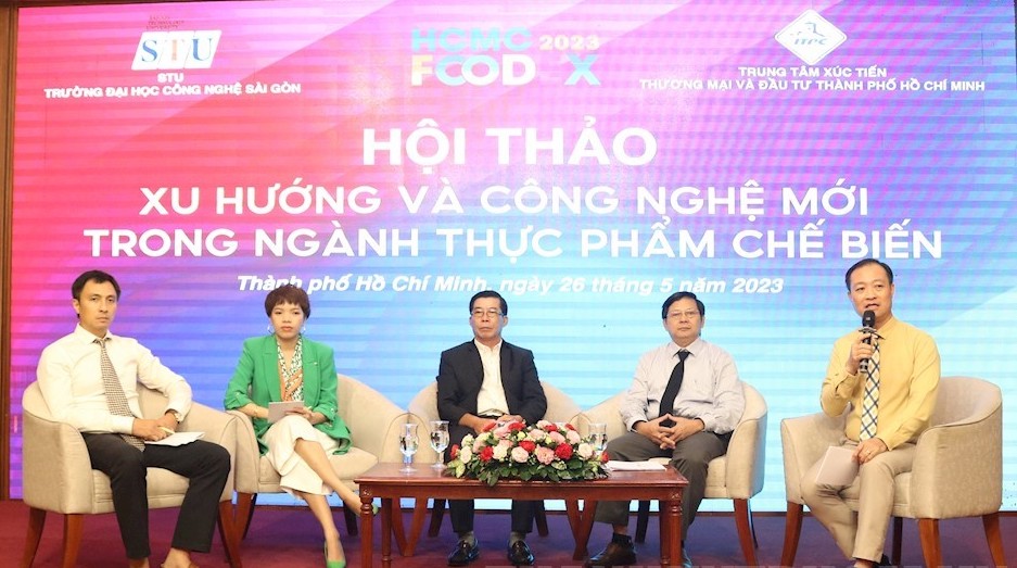 Các diễn giả tham dự hội thảo - Ảnh: PT.