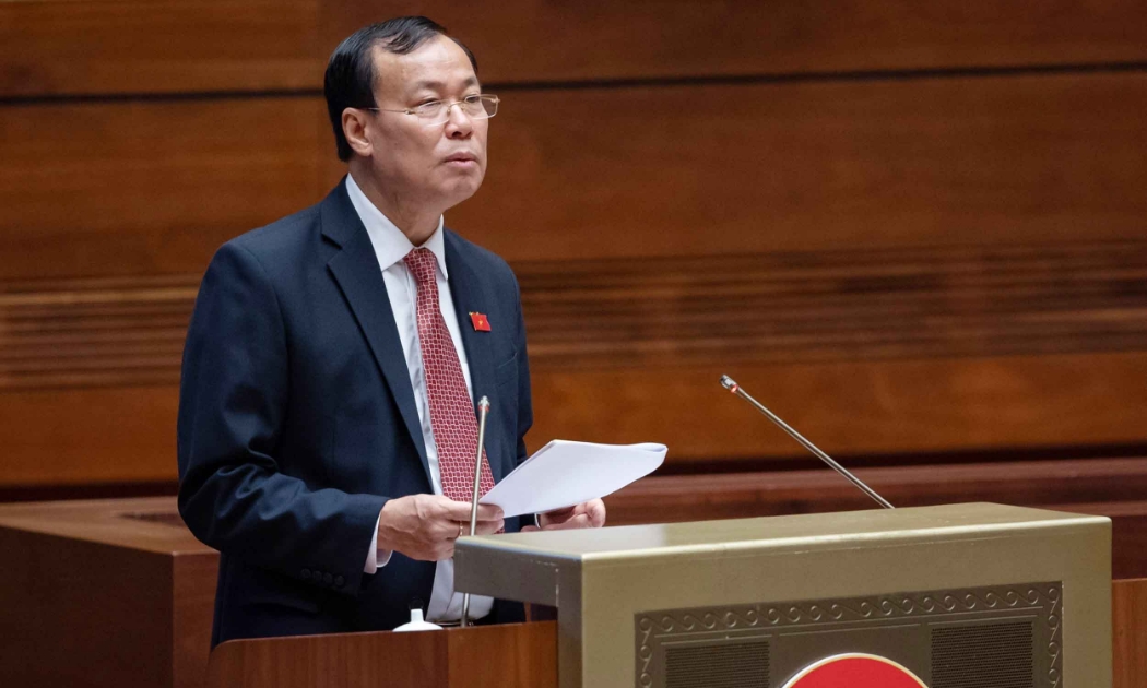 Chủ nhiệm Ủy ban Quốc phòng và An ninh của Quốc hội Lê Tấn Tới báo cáo thẩm tra dự án Luật. Ảnh - Quochoi.vn.