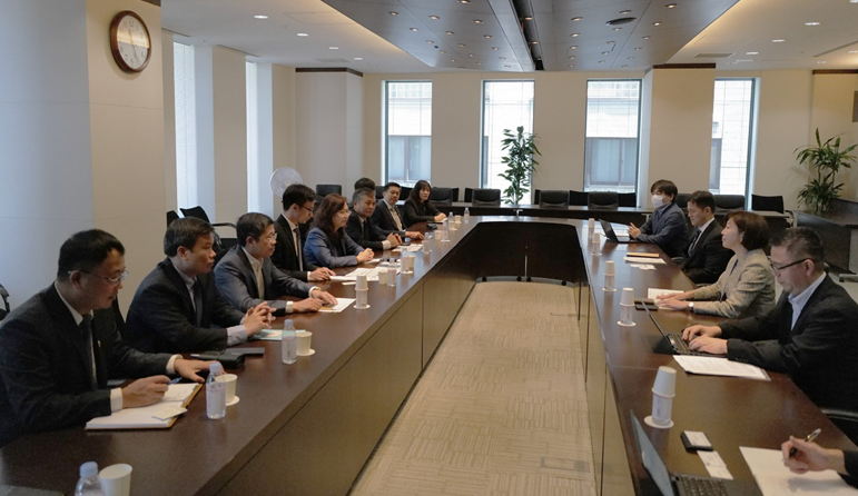 To&agrave;n cảnh buổi l&agrave;m việc của Đo&agrave;n c&ocirc;ng t&aacute;c với l&atilde;nh đạo v&agrave; c&aacute;c đơn vị chuy&ecirc;n m&ocirc;n của JICA.