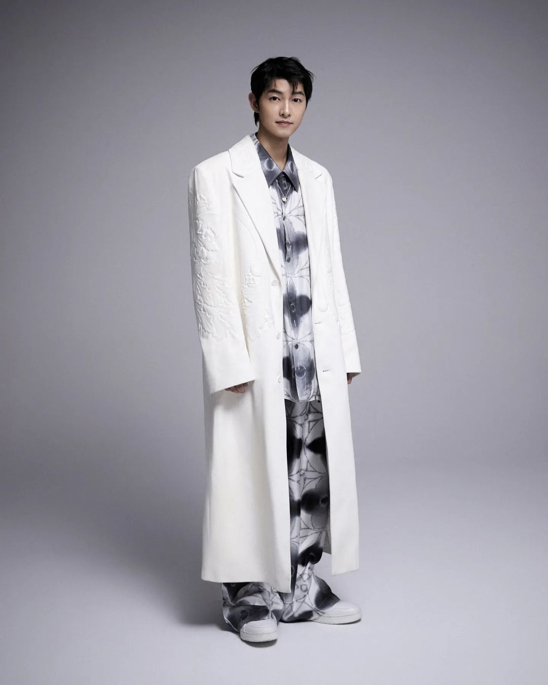 Louis Vuitton vừa ch&iacute;nh thức c&ocirc;ng bố bổ nhiệm ng&ocirc;i sao Hậu duệ mặt trời l&agrave;m đại sứ thương hiệu.