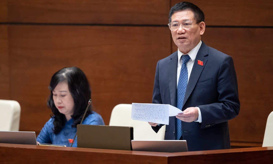 Bộ trưởng Bộ Tài chính Hồ Đức Phớc phát biểu tại hội trường chiều 29/5 - Ảnh: Quochoi.vn