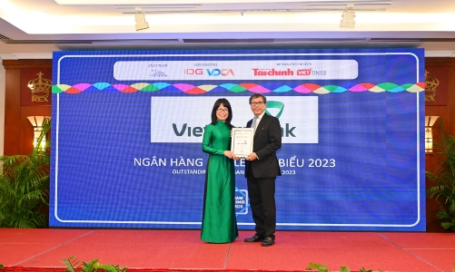 Vietcombank được trao 3 giải thưởng quan trọng tại diễn đàn Ngân hàng bán lẻ Việt Nam 2023