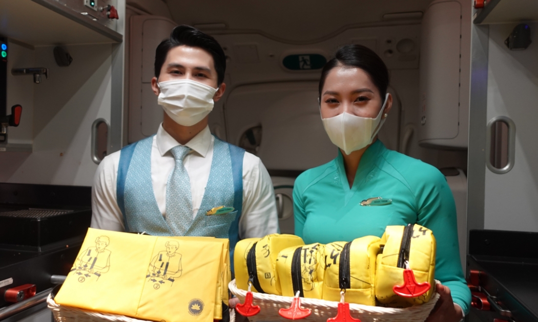 Hàng trăm chiếc áo phao không còn đảm bảo tiêu chuẩn an toàn đã được “tái sinh” một vòng đời mới, trở thành những chiếc túi mang tính ứng dụng cao, giúp giảm thiểu một lượng lớn chất thải ra môi trường.