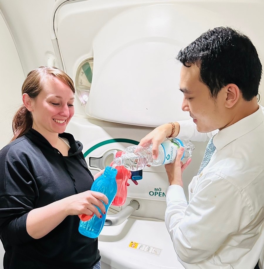 Những h&agrave;nh kh&aacute;ch mang theo đồ d&ugrave;ng c&aacute; nh&acirc;n tr&ecirc;n chuyến bay được nhận m&atilde; giảm gi&aacute; 10% cho h&agrave;nh tr&igrave;nh quốc tế tiếp theo trong năm 2023 c&ugrave;ng Vietnam Airlines.