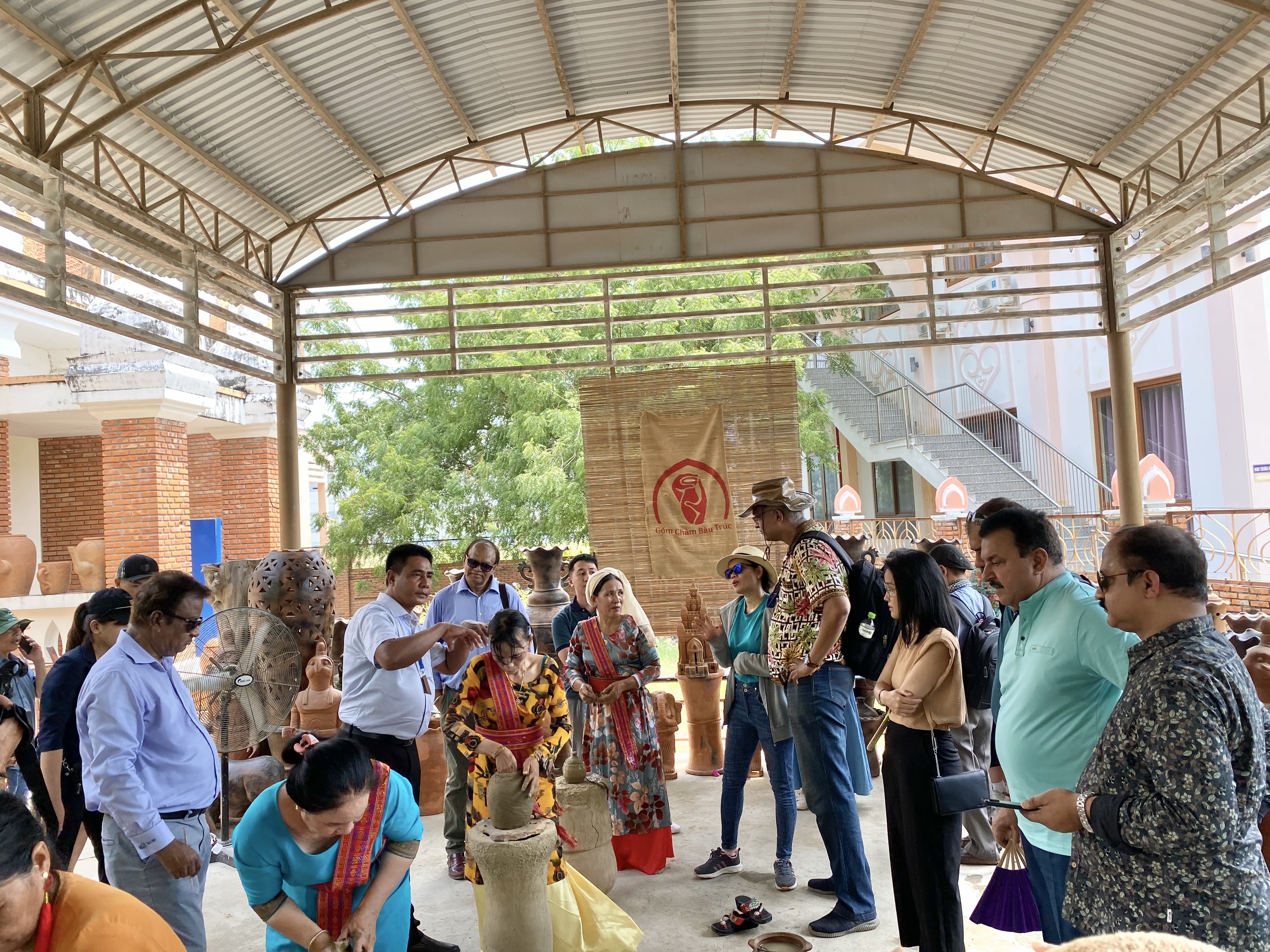 Du khách Ấn Độ rất thích khám phá những bãi biển xinh đẹp của Nha Trang và các tỉnh lân cận Bình Định, Phú Yên và Ninh Thuận.