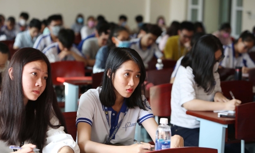 Bộ Giáo dục và Đào tạo nói gì về việc xét tuyển môn Văn ở một số trường Y, Dược?