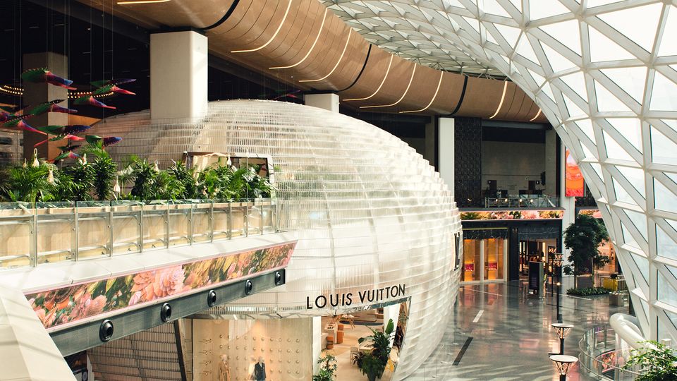 Phòng chờ này chỉ chào đón một số khách hàng chọn lọc là các khách hàng VIP của Louis Vuitton.