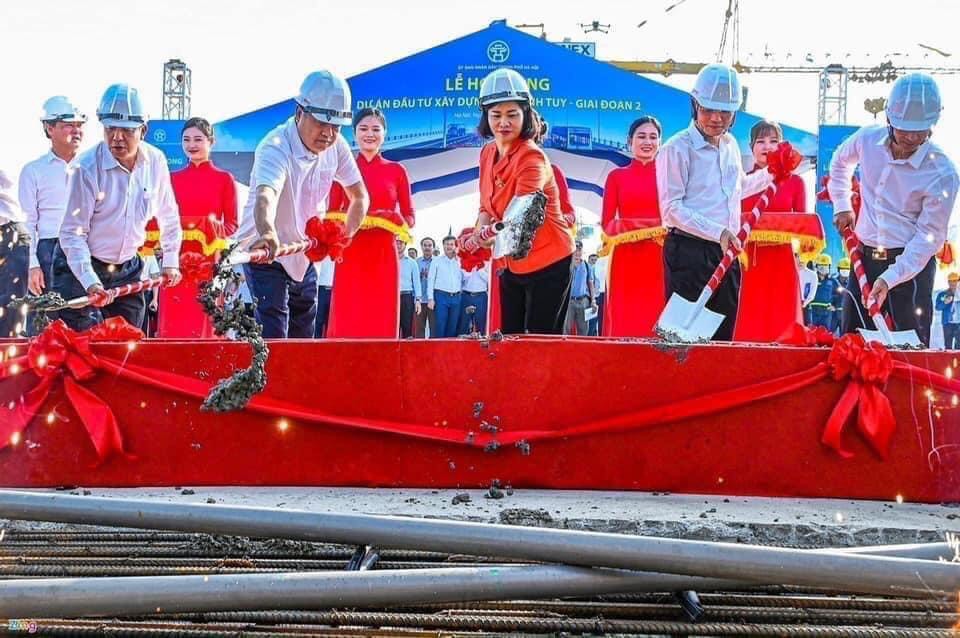 Cầu Vĩnh Tuy giai đoạn 2 hợp long sau gần 30 tháng thi công.