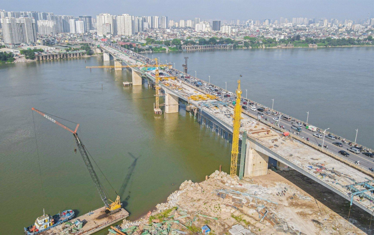 Cầu Vĩnh Tuy 2 gi&uacute;p tăng cường khả năng lưu th&ocirc;ng giữa hai b&ecirc;n bờ s&ocirc;ng Hồng, kết nối&nbsp; trung t&acirc;m Thủ đ&ocirc; với khu vực ph&iacute;a Bắc v&agrave; Đ&ocirc;ng Bắc th&agrave;nh phố.
