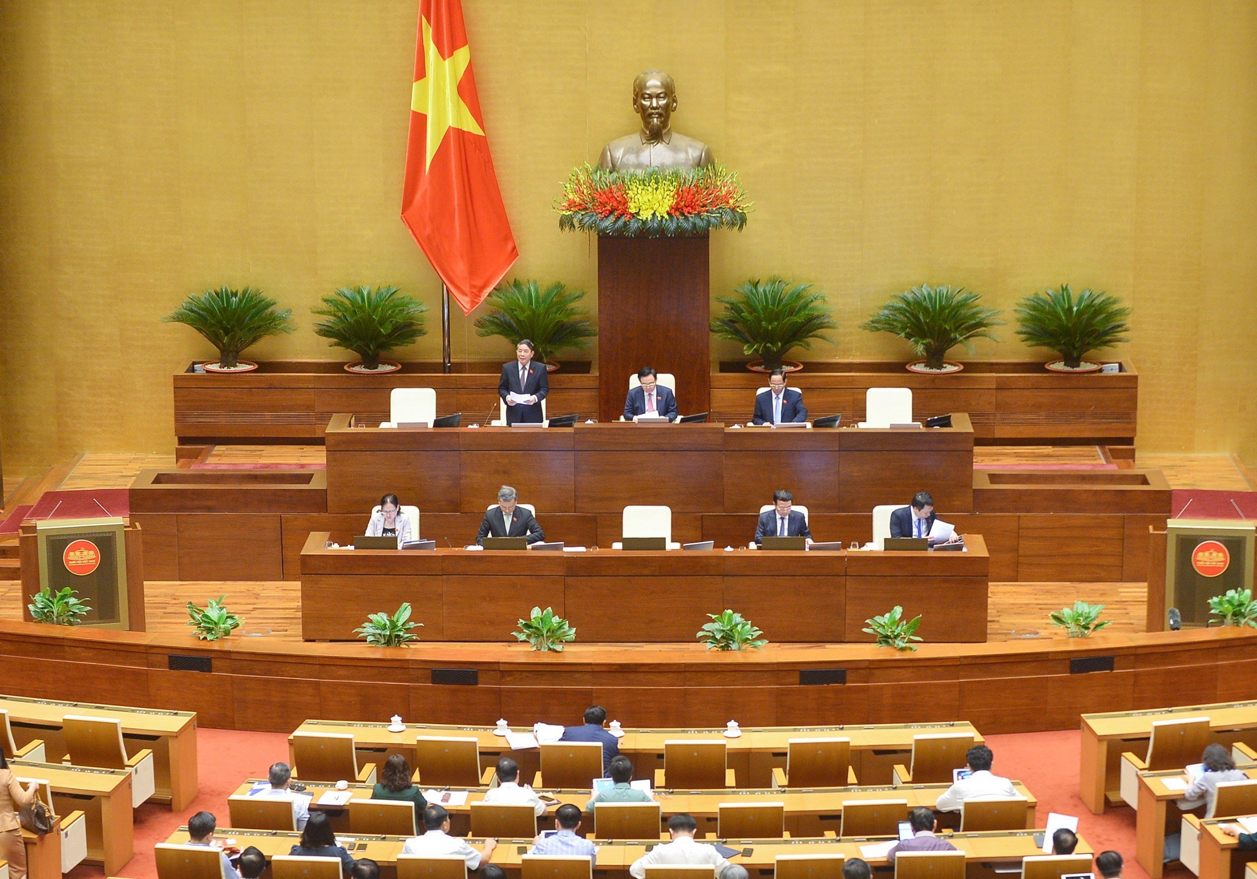 Quốc hội nghe Báo cáo giải trình, tiếp thu, chỉnh lý dự thảo Luật Giao dịch điện tử (sửa đổi) và thảo luận về một số nội dung còn ý kiến khác nhau của dự án luật này ngày 30/5/2023.