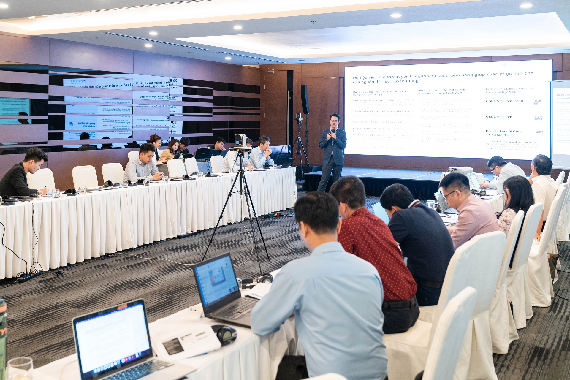 Ông Nguyễn Tuấn Anh, Giám đốc tư vấn CĐS FPT Digital, trong hội thảo của Tổ chức Hợp tác Phát triển Đức (GIZ) về xây dựng dữ liệu lớn thông tin thị trường lao động hồi tháng 2/2023