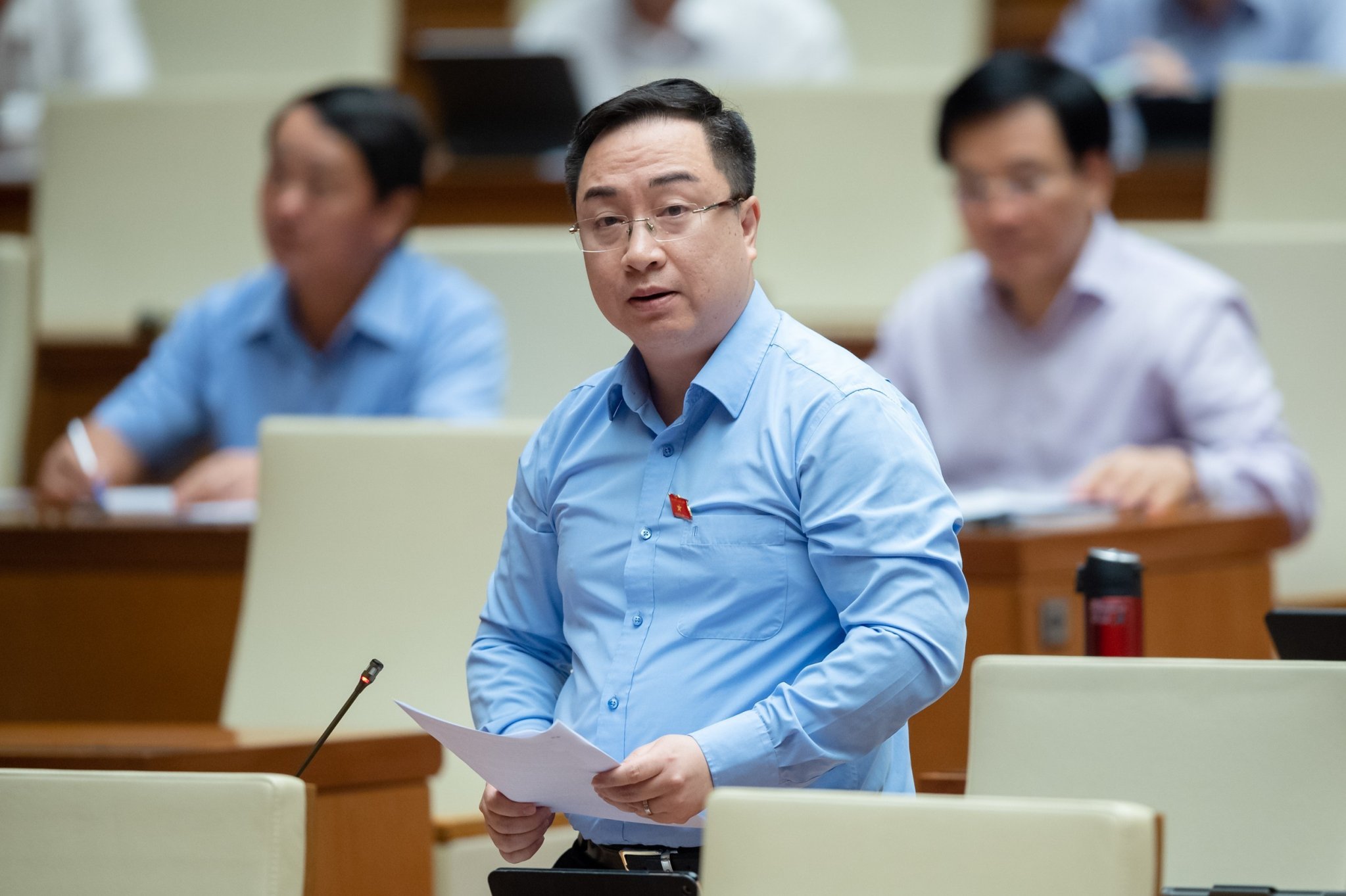 Đại biểu Đặng Xuân Phương- Đoàn ĐBQH tỉnh Nghệ An phát biểu tại phiên họp.