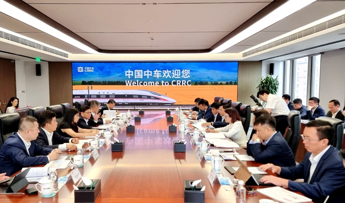 Đo&agrave;n l&agrave;m việc với&nbsp;Tập đo&agrave;n Trung Xa để trao đổi t&igrave;m hiểu về kinh nghiệm ph&aacute;t triển đường sắt cao tốc.