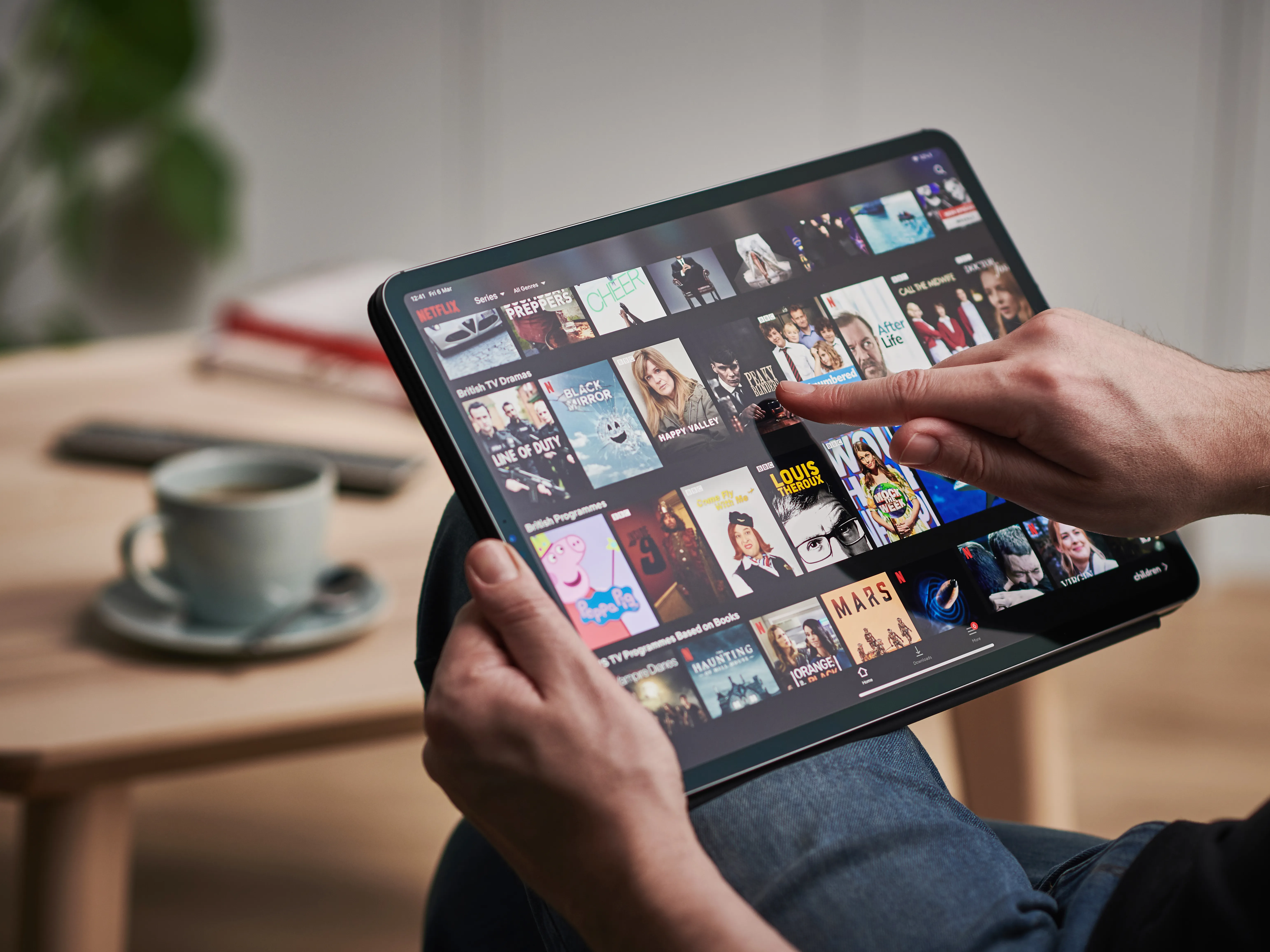 Ở mọi thị trường đều có sự phẫn nộ ban đầu. Sau đó, Netflix đưa ra những nội dung mà khách hàng không thể sống thiếu.