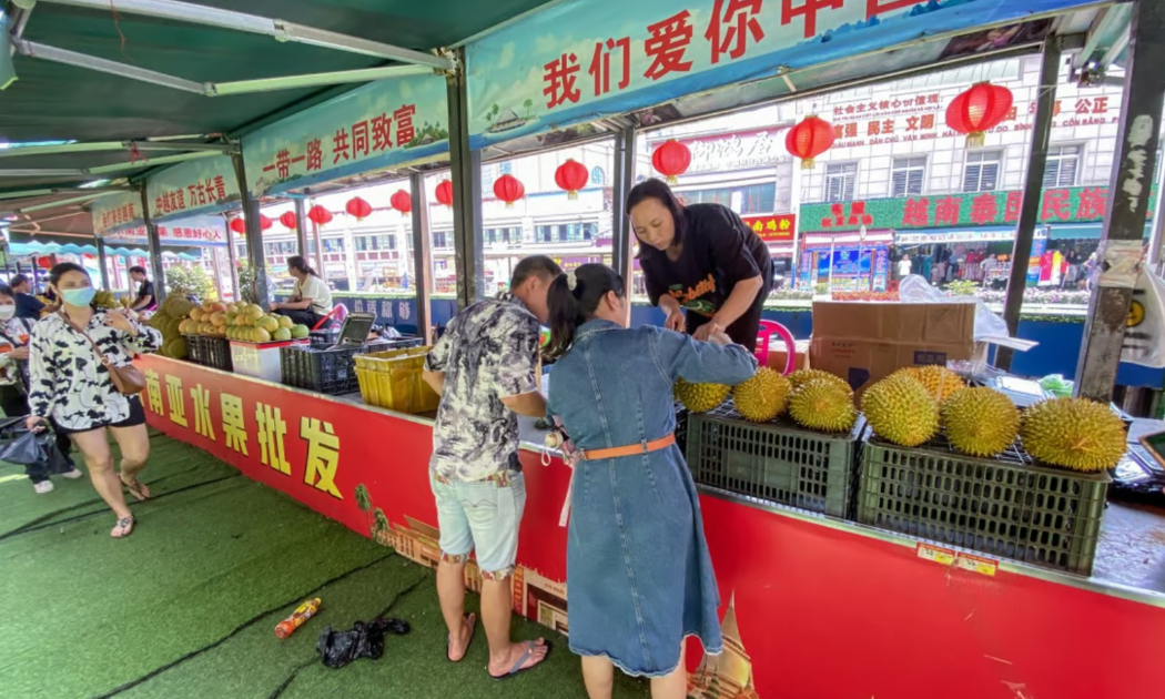 Sầu riêng hiện là loại trái cây nhập khẩu được ưa chuộng nhất ở Trung Quốc với doanh thu nhiều tỷ đô la Mỹ mỗi năm - Ảnh: SCMP