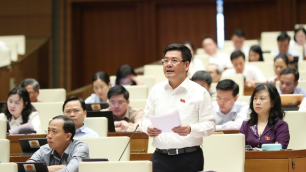 Vì sao hàng chục dự án điện mặt trời, điện gió đầu tư mà chưa được khai thác sử dụng?