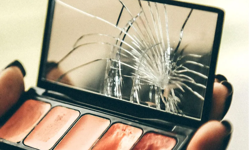 Ngành công nghiệp làm đẹp Hàn Quốc đứng trước áp lực lớn