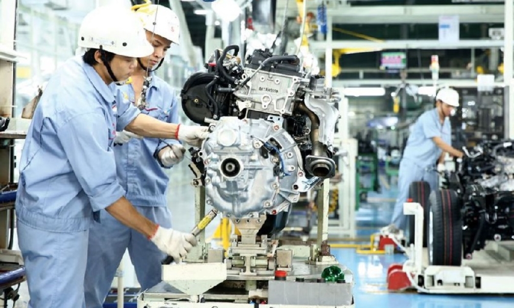 Ngành sản xuất của Việt Nam tiếp tục suy giảm khi tình trạng nhu cầu tiếp tục yếu kém.