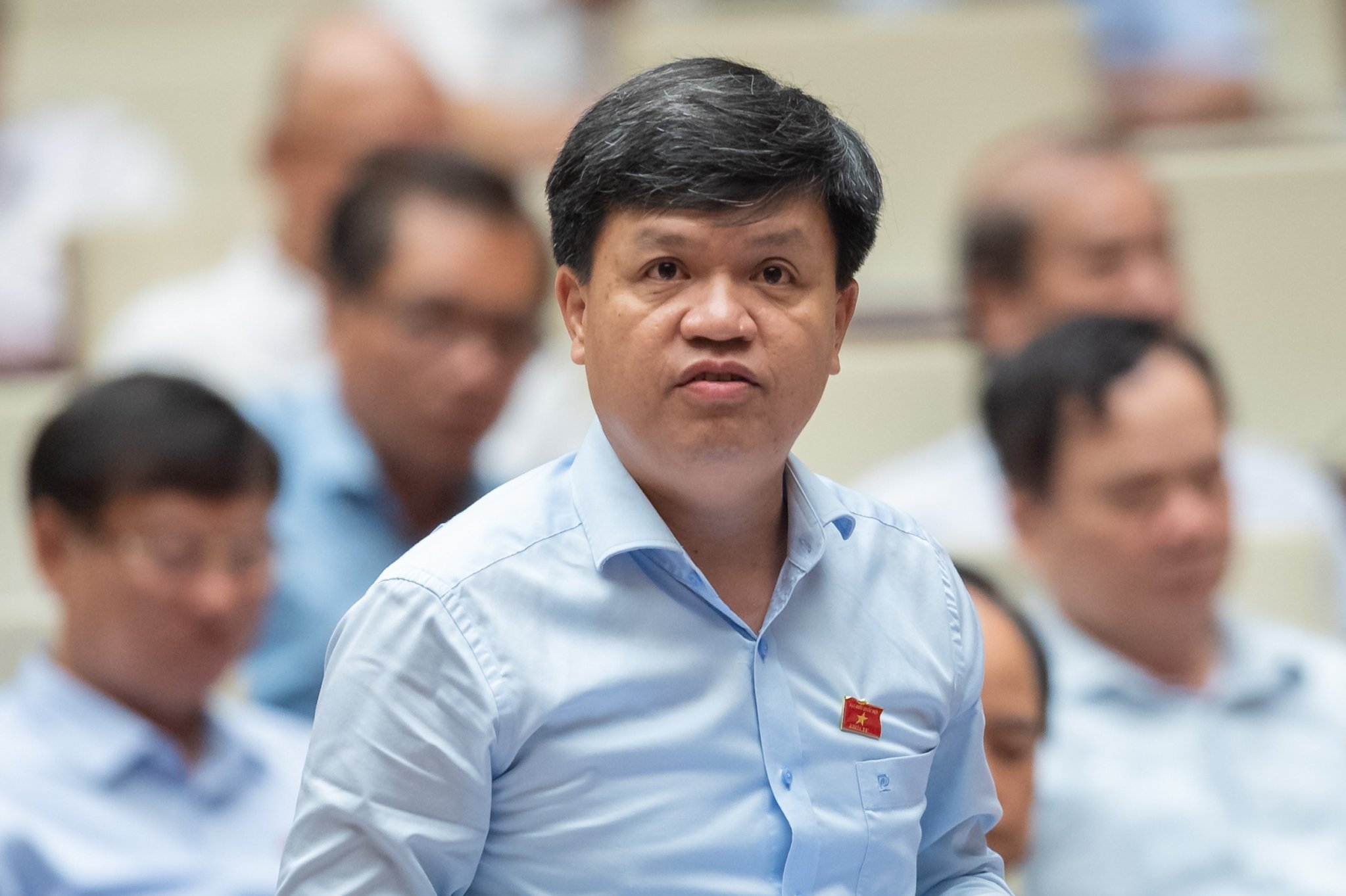 Đại biểu Tạ Đình Thi (TP. Hà Nội) phát biểu về vấn đề phát triển đô thị và chuyển dịch năng lượng