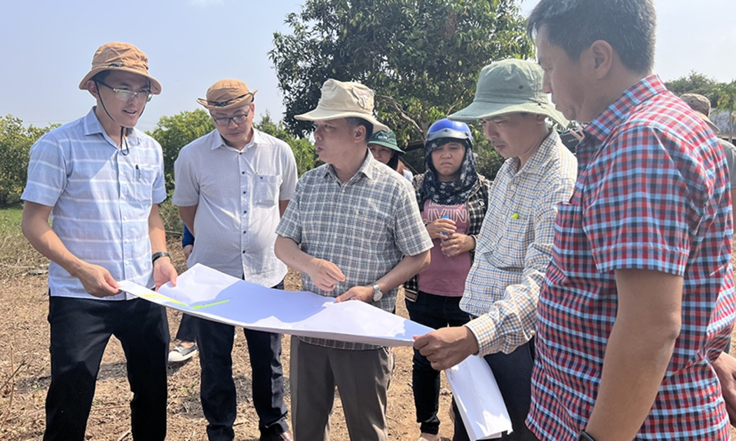Lãnh đạo UBND TP. Bà Rịa kiểm tra thực tế việc giải phóng mặt bằngthuộc dự án cao tốc Biên Hòa-Vũng Tàu