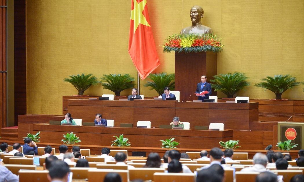 Quốc hội thảo luận ở hội trường về dự án Luật chiều 2/6. Ảnh - Quochoi.vn.