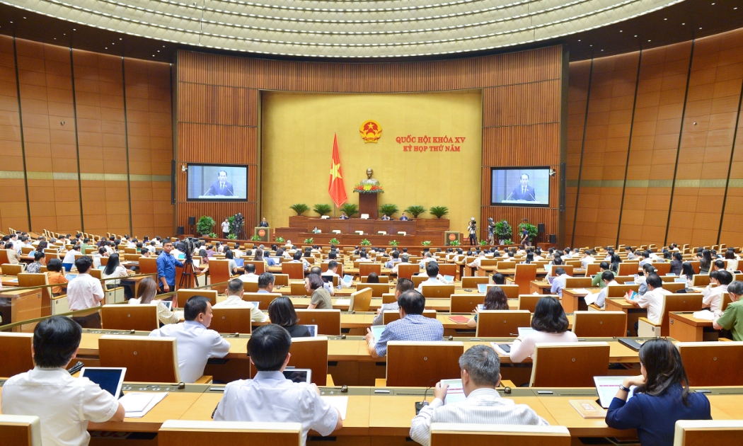 Với tỷ lệ 90,28% đại biểu tham gia biểu quyết tán thành, Quốc hội đã thông qua Nghị quyết về Chương trình xây dựng luật, pháp lệnh năm 2024, điều chỉnh Chương trình xây dựng luật, pháp lệnh năm 2023