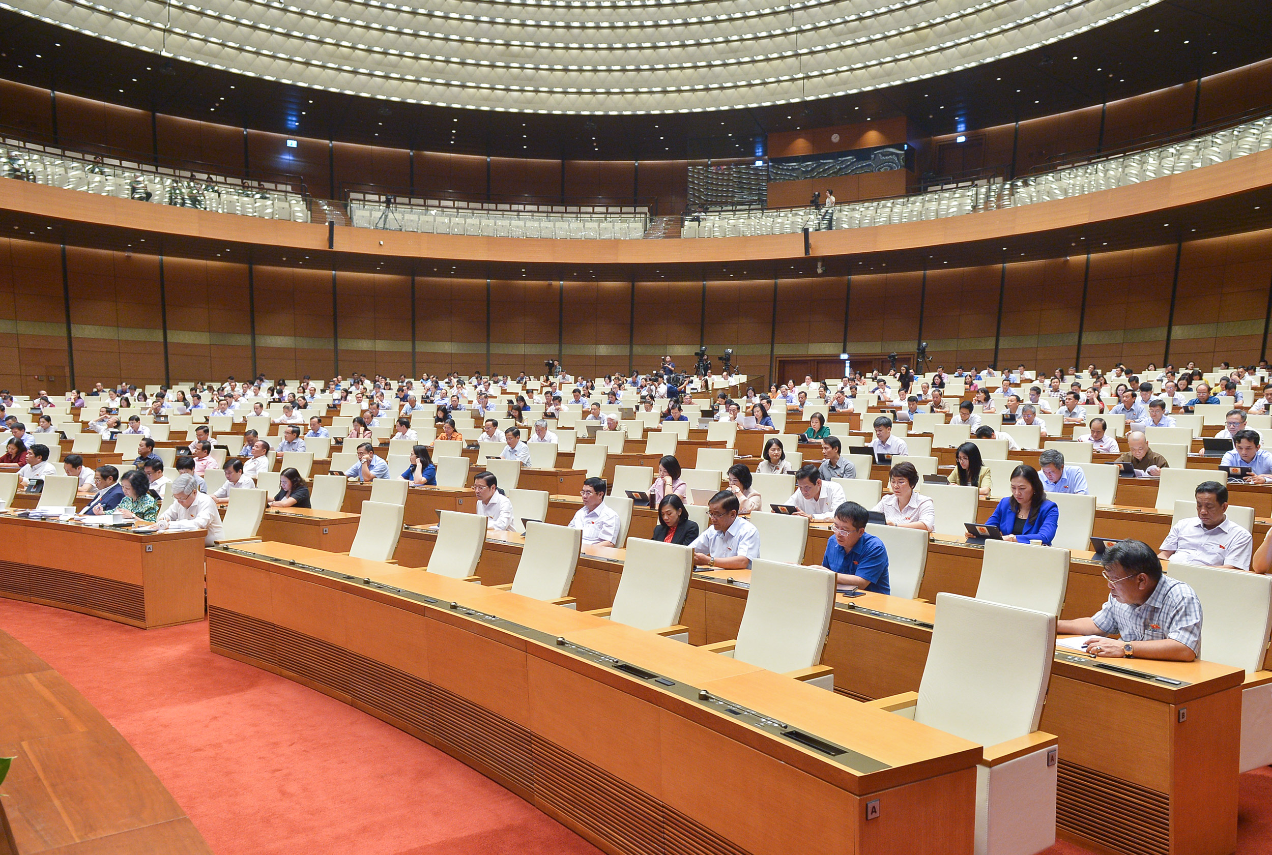 C&aacute;c đại biểu tại phi&ecirc;n họp&nbsp;- Ảnh: Quochoi.vn