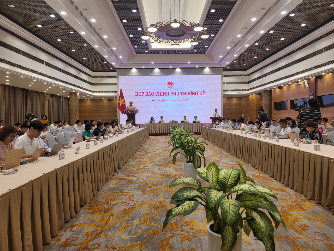 Toàn cảnh Họp báo Chính phủ thường kỳ ngày 3/6.