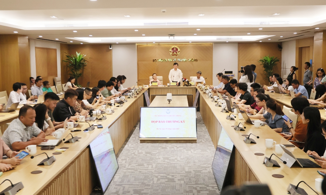 Thứ trưởng Nguyễn Thanh Lâm chủ trì buổi họp báo thường kỳ Bộ Thông tin và Truyền thông chiều ngày 5/6/2023.