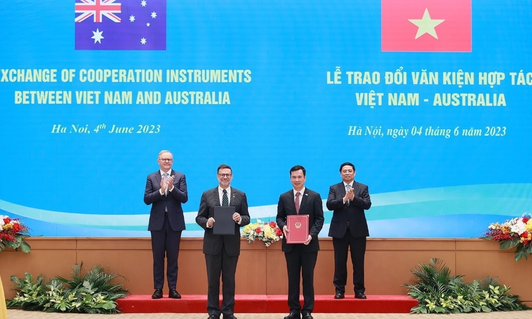 Thủ tướng Phạm Minh Chính và Thủ tướng Australia Anthony Albanese chứng kiến Lễ trao đổi văn kiện hợp tác giữa Bộ Khoa học và Công nghệ Việt Nam và Bộ Ngoại giao và Thương mại Australia về hợp tác khoa học, công nghệ và đổi mới sáng tạo.