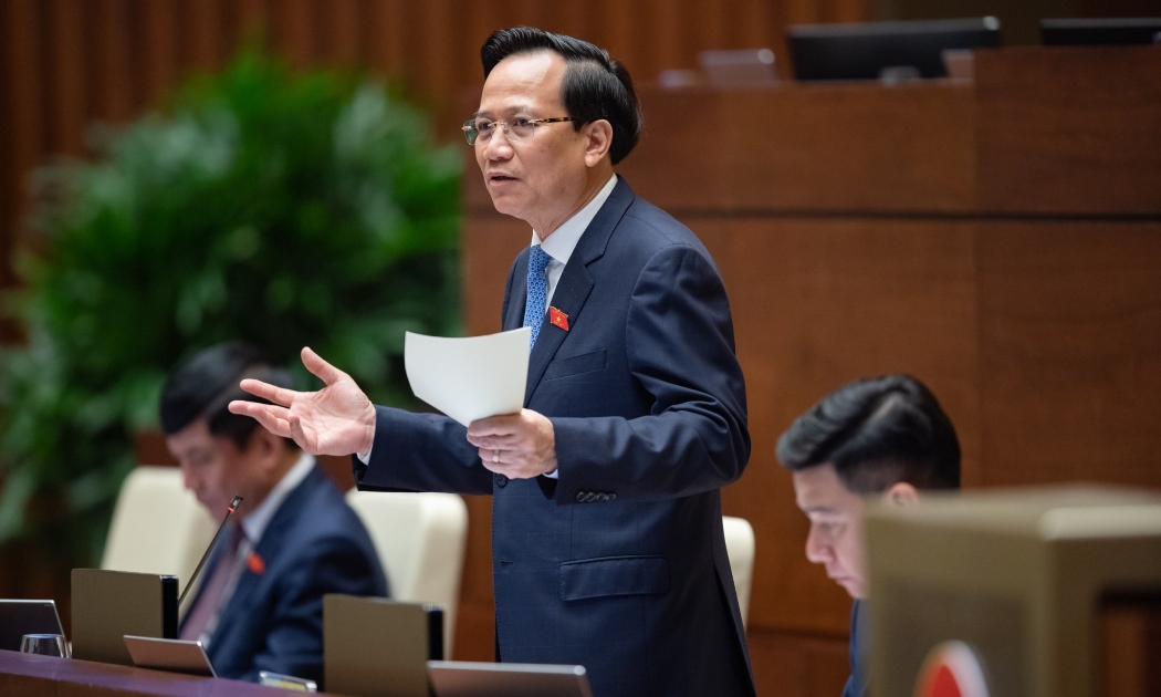  Bộ trưởng Bộ Lao động – Thương binh và Xã hội Đào Ngọc Dung nhấn mạnh sẽ không đưa lao động đi làm việc ở nước ngoài bằng mọi giá. Ảnh - Quochoi.vn.