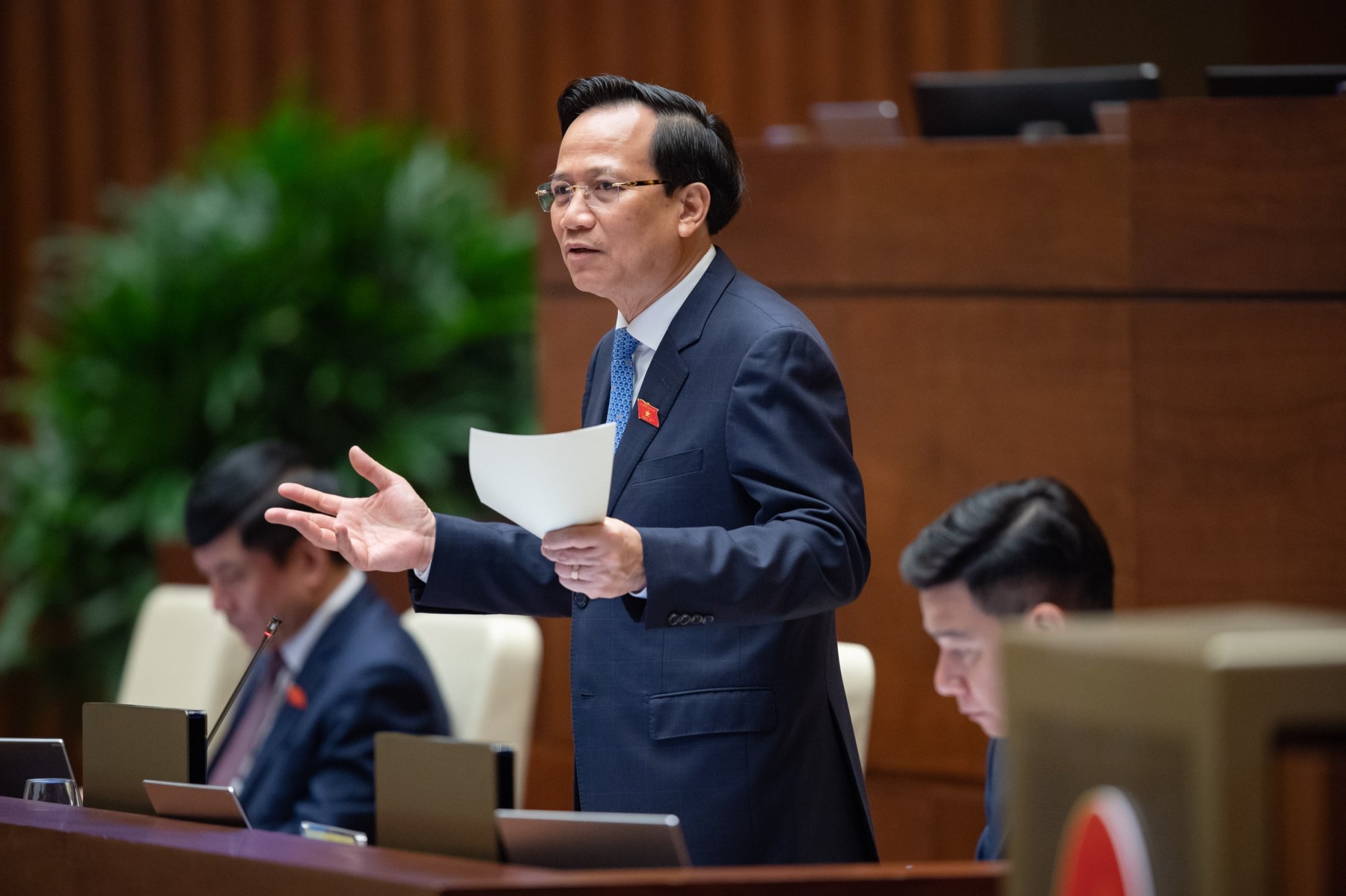  Bộ trưởng Bộ Lao động – Thương binh và Xã hội Đào Ngọc Dung nhấn mạnh sẽ không đưa lao động đi làm việc ở nước ngoài bằng mọi giá. Ảnh - Quochoi.vn.