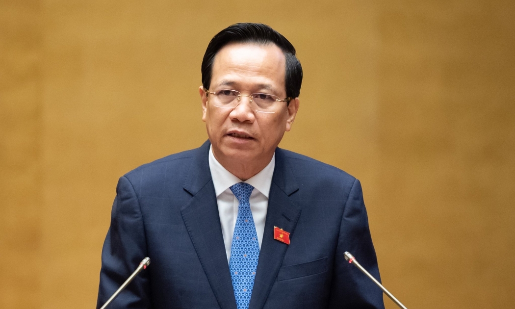 Bộ trưởng Bộ Lao động - Thương binh và Xã hội Đào Ngọc Dung trả lời chất vấn sáng 6/6. Ảnh - Quochoi.vn.