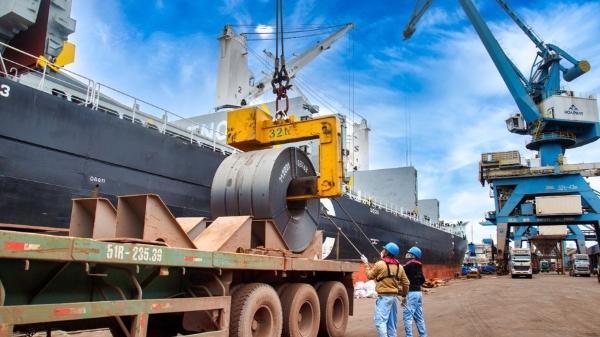 Nhập khẩu nhóm hàng nguyên liệu sản xuất giảm mạnh kéo thu ngân sách ngành hải quan sụt 18%