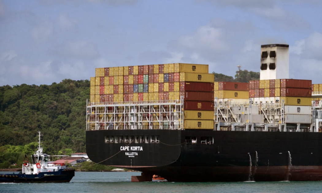 Tàu container Carpe Kortia treo cờ Malta tại kênh đào Panama - Ảnh: Getty Images.