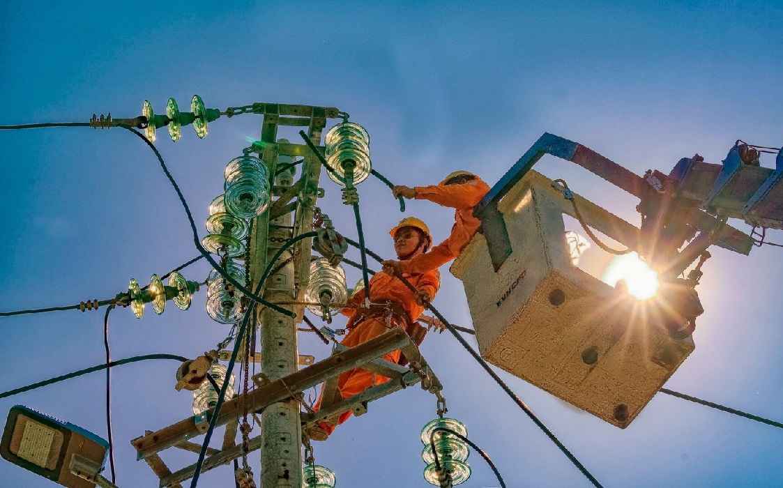 Tình hình cung ứng điện đang hết sức khó khăn.