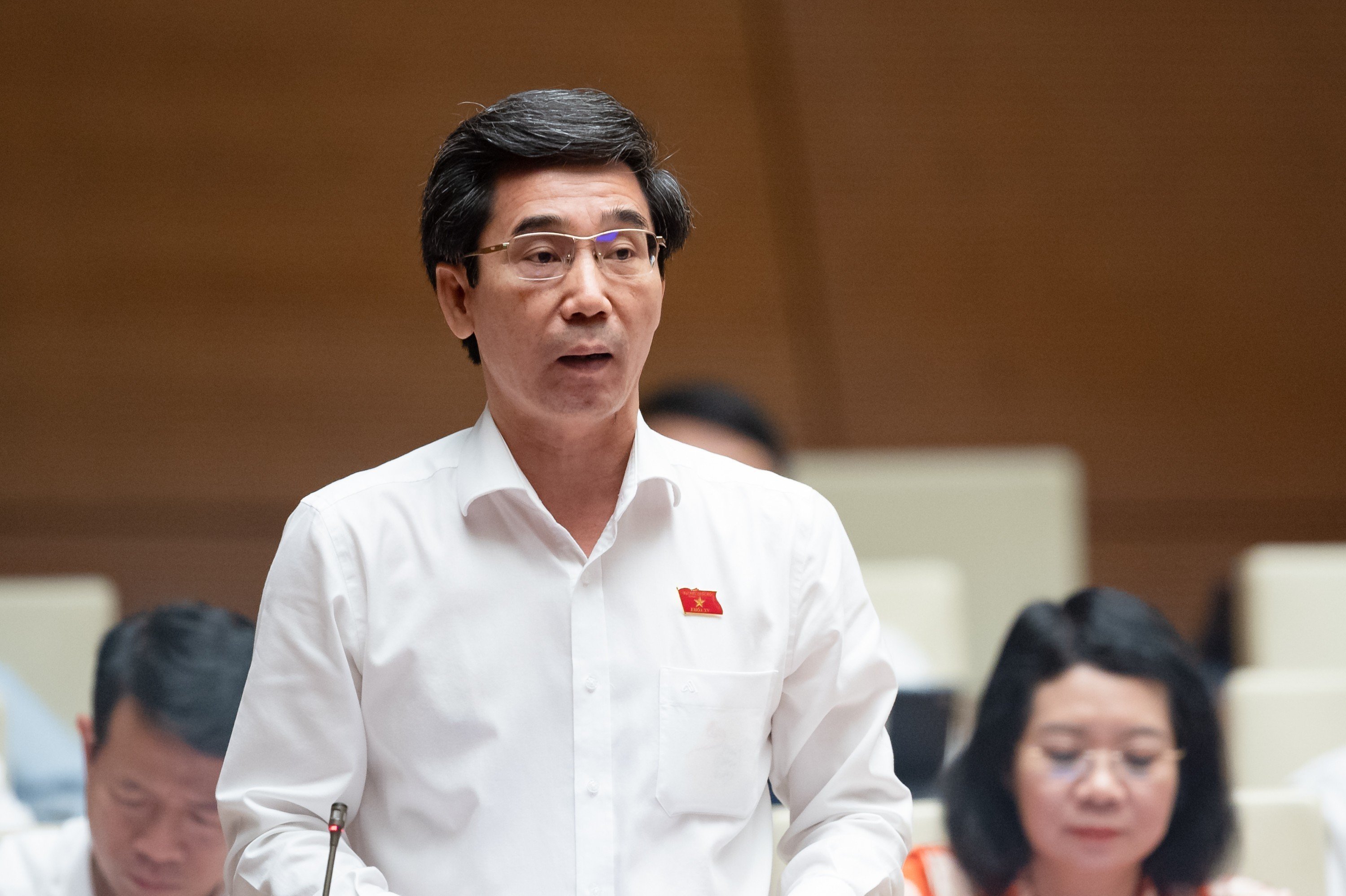 Đại biểu Trần Ch&iacute; Cường (đo&agrave;n Tp.Đ&agrave; Nẵng) tại phi&ecirc;n chất vấn ng&agrave;y 6/6/2023.