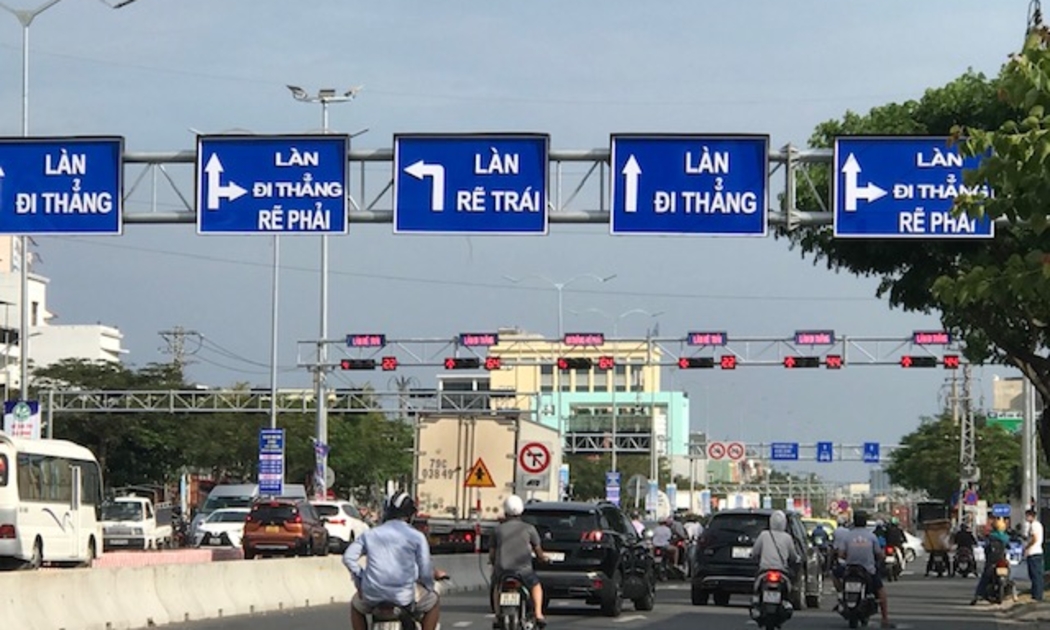 Đường Ngô Quyền đã hoàn thành cải tạo thu hẹp giải phân cách mềm để mở rộng lòng đường.