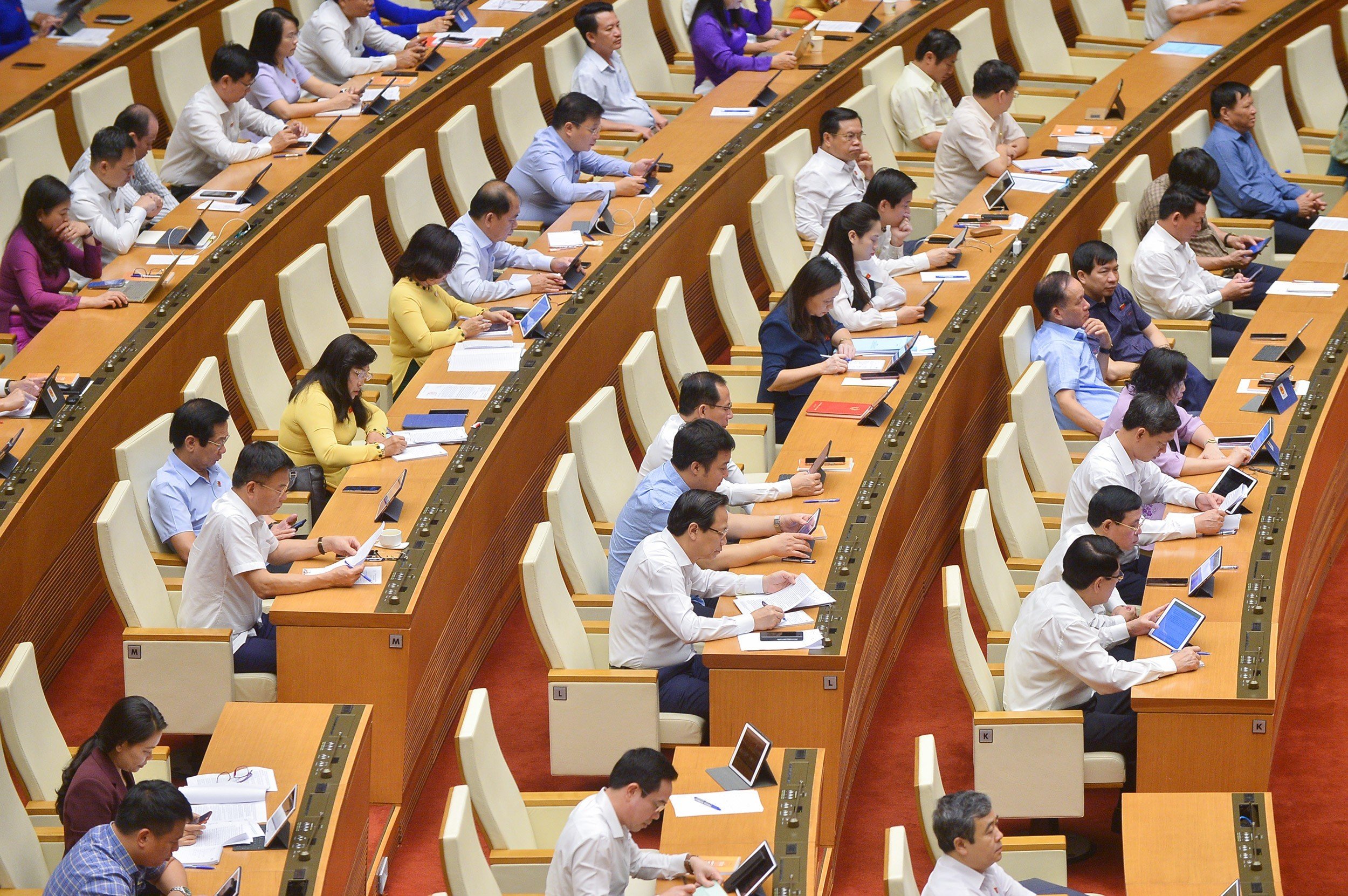 C&aacute;c đại biểu Quốc hội tham dự&nbsp; phi&ecirc;n chất vấn v&agrave; trả lời chất vấn của Quốc hội s&aacute;ng 8/6 - Ảnh: Quochoi.vn