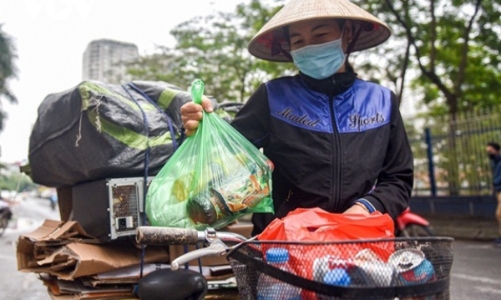 TP. HCM: Phấn đấu giảm tỷ lệ hộ nghèo và cận nghèo 