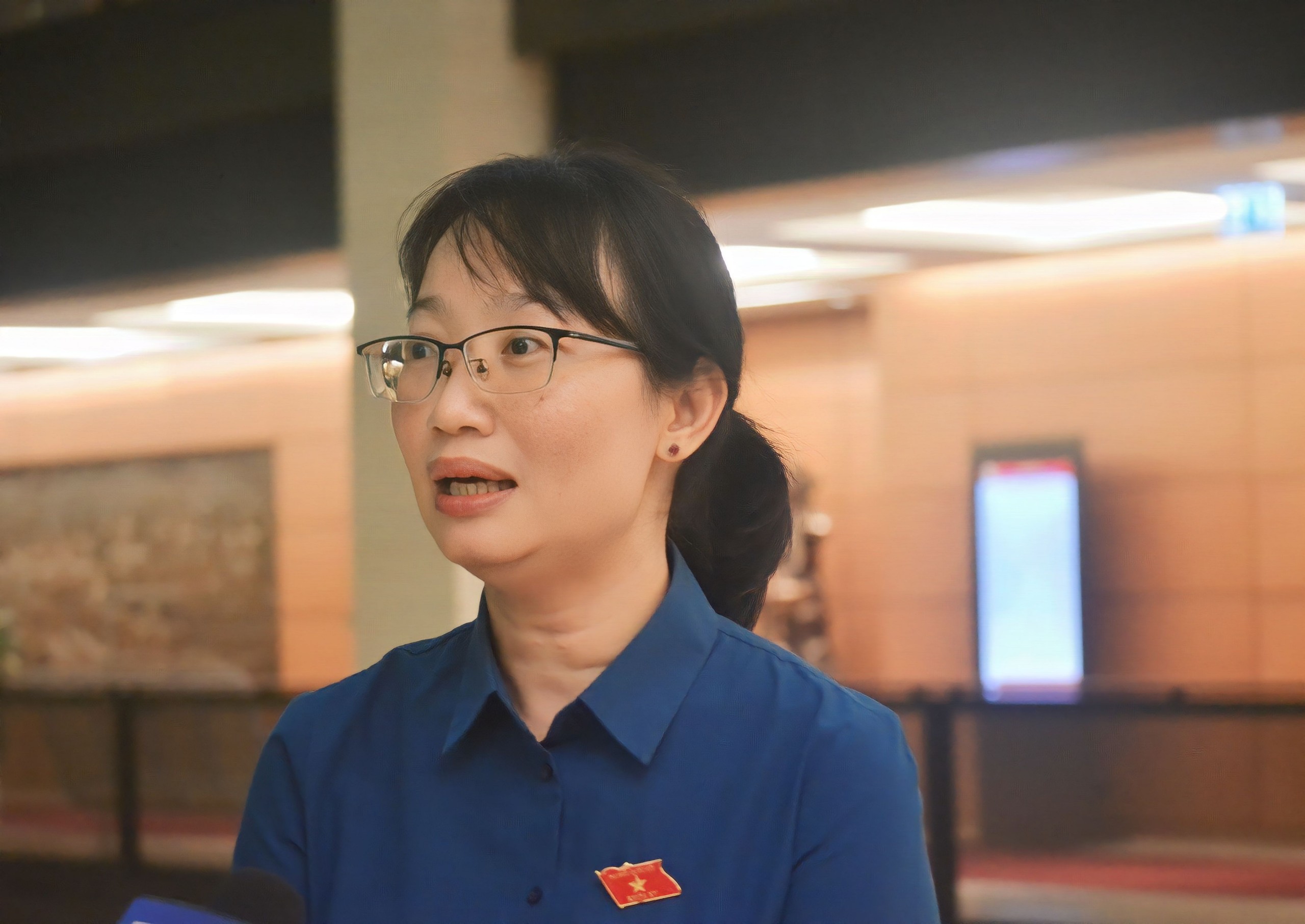 Đại biểu Trần Thị Diệu Th&uacute;y (đo&agrave;n Tp.Hồ Ch&iacute; Minh).