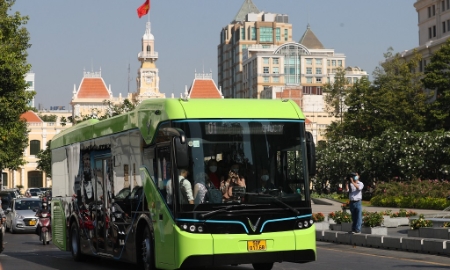 Tuyến xe buýt điện đầu tiên tại TP.HCM chính thức vận hành từ ngày 09/3/2022. Ảnh: Nguyễn Duy.
