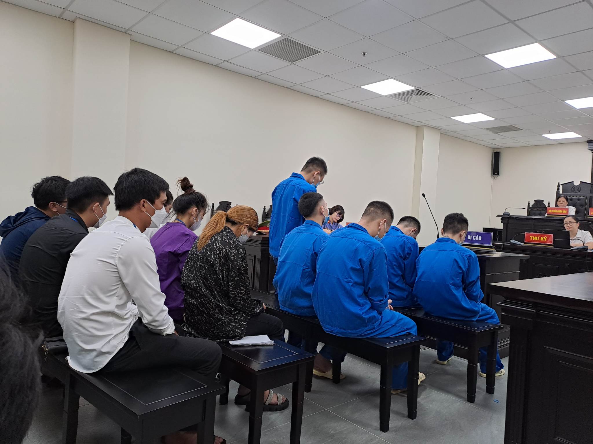 Các bị cáo hầu tòa ngày 9/6.